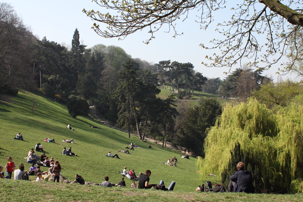 buttes chaumont late mar Parc des Buttes-Chaumont, late March. Photo © 2012 Alan Miller.